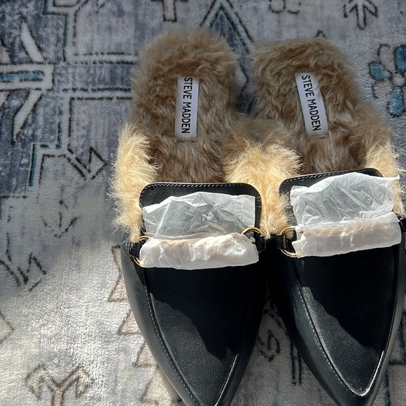 Steve Maddens BNWT! Selling because they don’t fit. - Picture 1 of 1